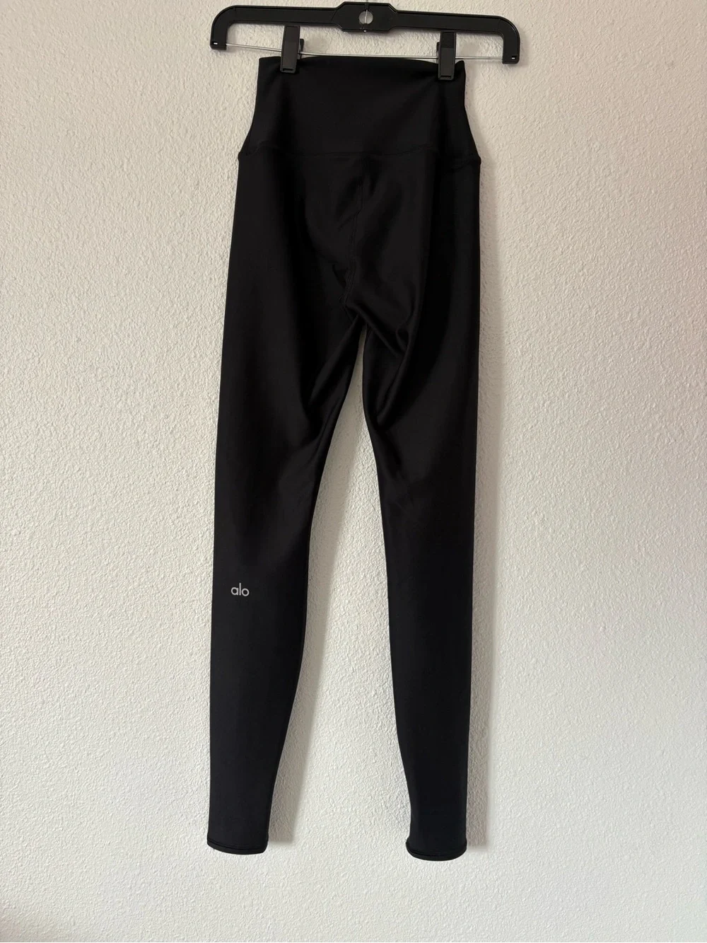 Alo yoga High-Waist Airlift Legging in black sz XXsmall